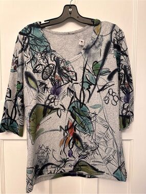 2️⃣Spder webs Lg Gray Abstract Print V-Neck Top